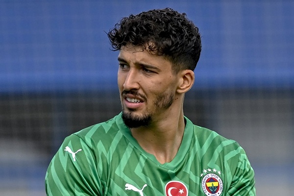 Man United đối mặt thách thức lớn: Tìm thủ môn thay thế Onana trong mùa giải 2025/26