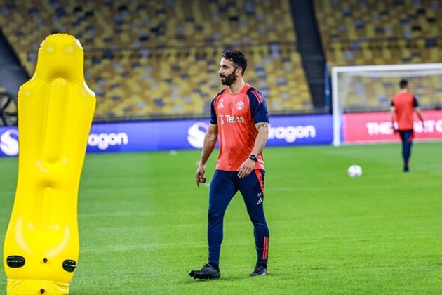 Thử thách lớn của HLV Ruben Amorim tại Manchester United: Xây dựng hệ thống đào tạo đồng bộ