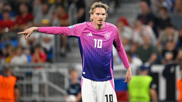 Bayern Munich vẫn chưa thể có được chữ ký của Nick Woltemade từ Stuttgart
