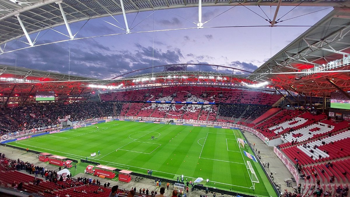 Red Bull Arena: Huyền thoại bóng đá Đông Đức hồi sinh